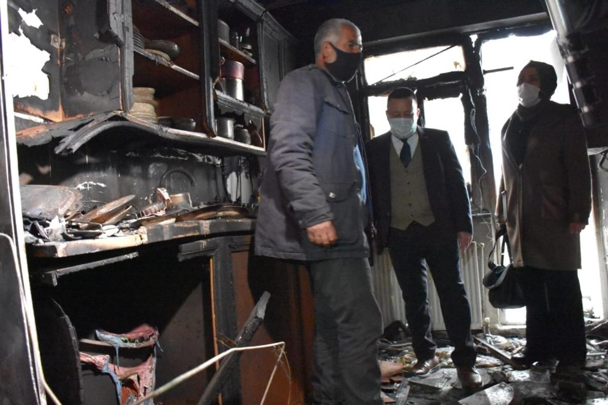 Sokak sokak gezip Cumhurbaşkanı Erdoğan&rsquo;ın selamını iletiyor, vatandaşların sorunlarını &ccedil;&ouml;z&uuml;yor