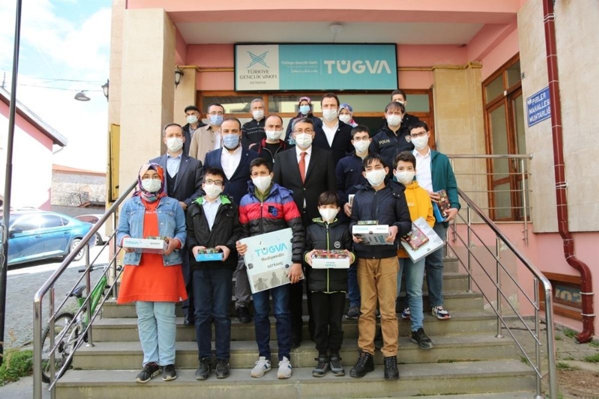 K&uuml;tahya &rsquo;Kitap Kurdu Yarışması&rsquo;nda birinci oldu