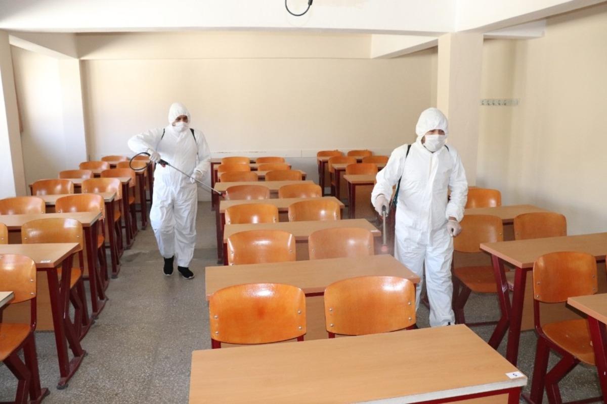 Siirt Belediyesi Korona vir&uuml;sle m&uuml;cadeleyi aralıksız s&uuml;rd&uuml;r&uuml;yor