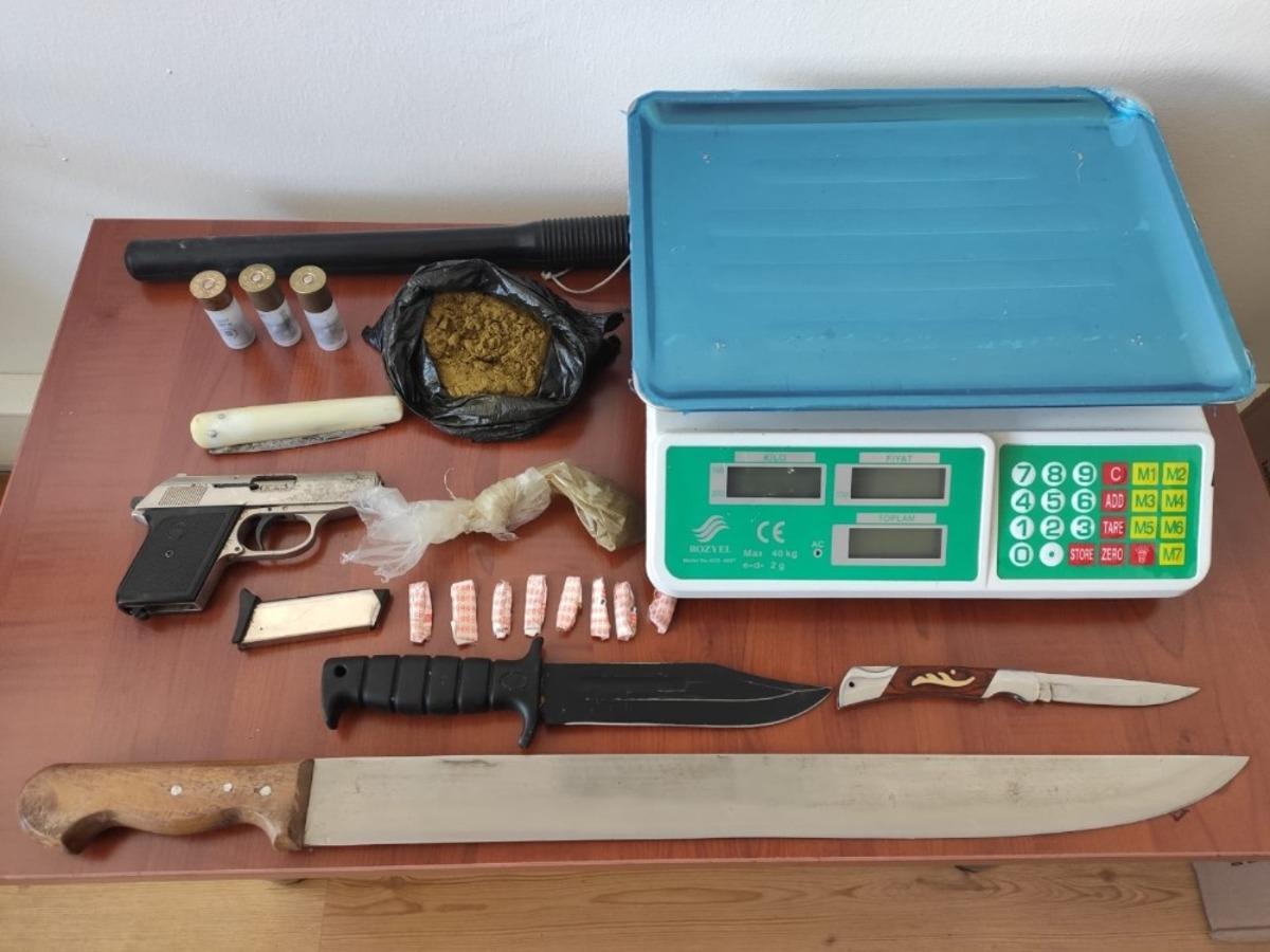 Uyuşturucu operasyonu polis kamerasında