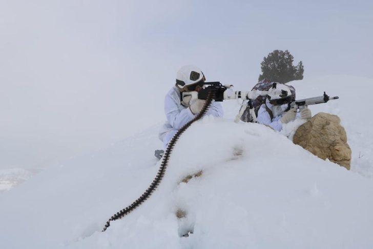 Yer yer 1 metreyi bulan karda, "Eren-7 Mercan- Munzur" operasyonu sürüyor G4