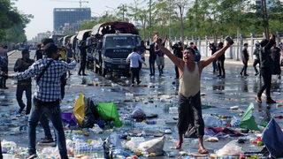 Myanmar'da polisi darbe karşıtlarına plastik mermiyle müdahale etti
