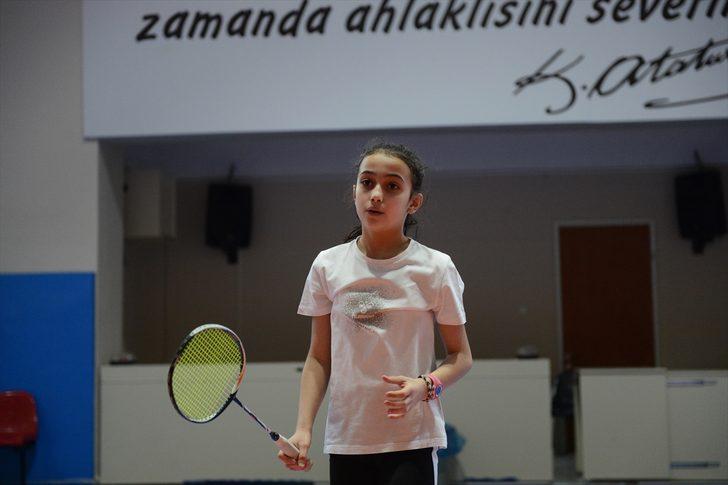 Antrenman için her gün 60 kilometre yolculuk yapan minik sporcuya bakanlıktan destek G3