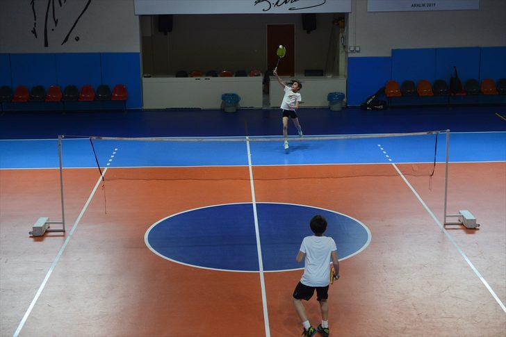 Antrenman için her gün 60 kilometre yolculuk yapan minik sporcuya bakanlıktan destek G5