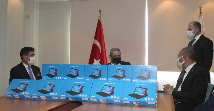 Salihli Ticaret Borsası’ndan eğitime tablet desteği G3