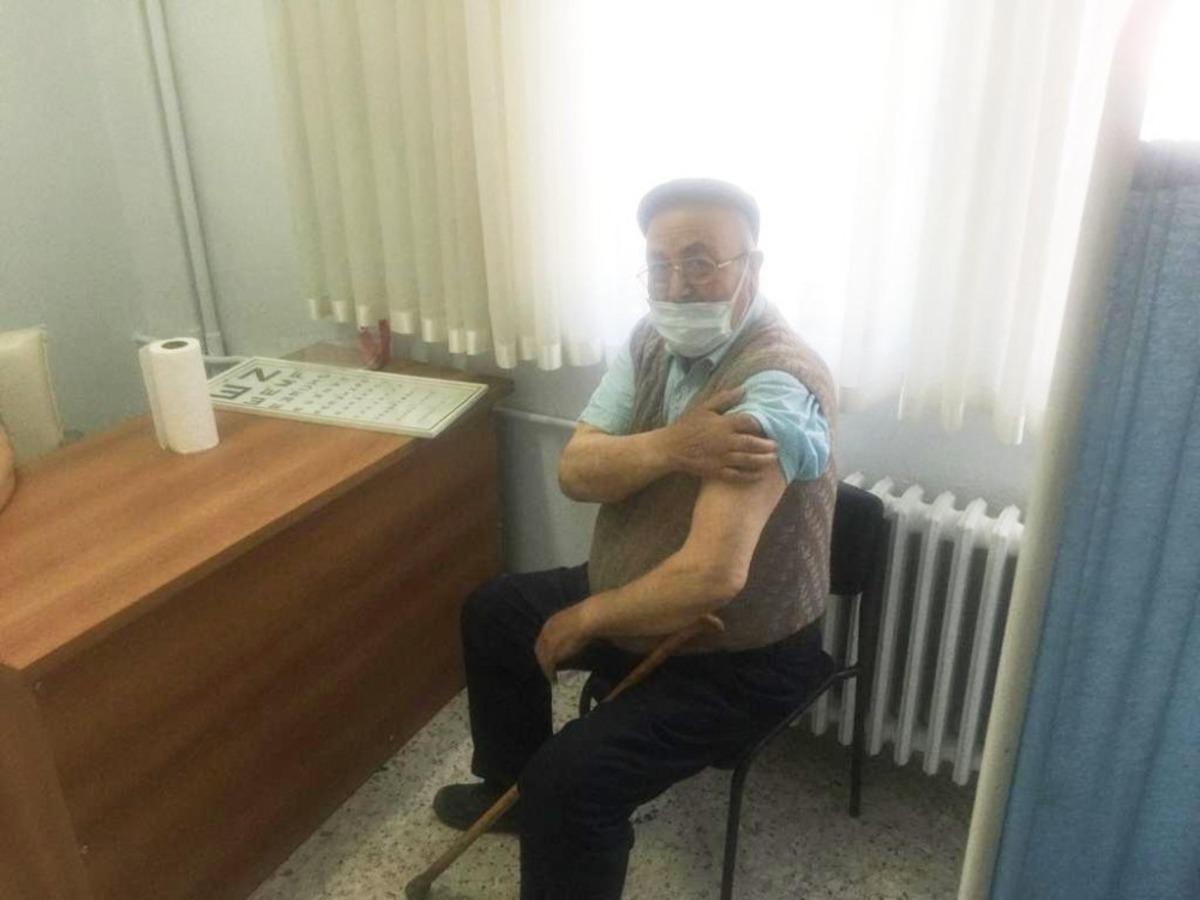 Burhaniye&rsquo;de 75 yaş &uuml;zeri vatandaşlar aşılandı