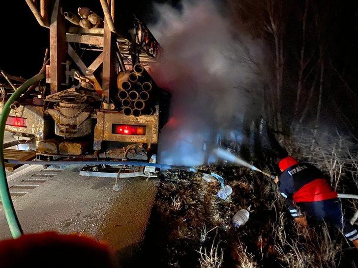 Seyir halindeki sondaj kamyonun lastikleri yandı G3
