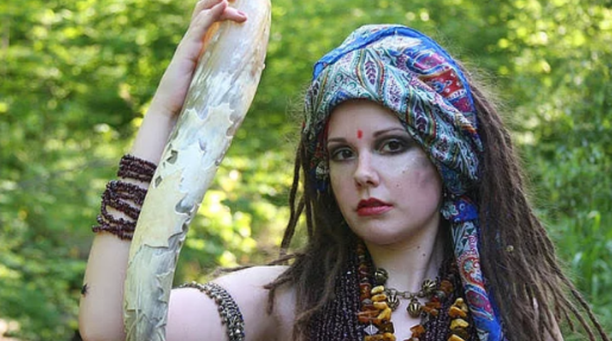 Koronavirüsü önceden bilen Azerbaycanlı şaman kahinin 2021 yılındaki dünya ve Türkiye kehanetleri!