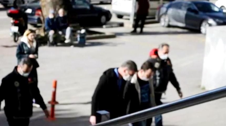 Uyuşturucu tacirleri kıskıvrak yakalandı