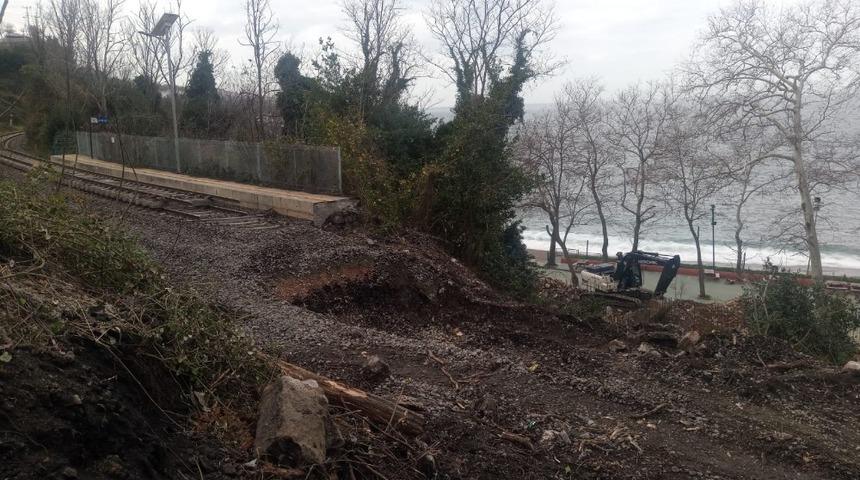 Çöken tren yolda tamir etme çalışmaları başladı