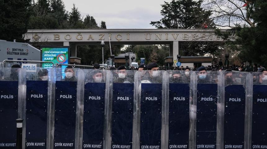 Boğazi&ccedil;i &Uuml;niversitesi'nde İslam Araştırmaları ve Atat&uuml;rk&ccedil;&uuml; D&uuml;ş&uuml;nce kul&uuml;pleri eylemleri neden eleştiriyor?
