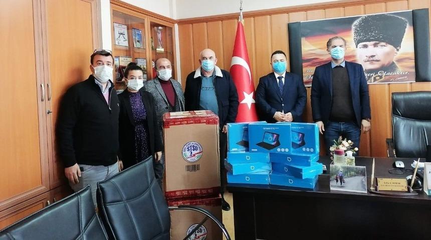 Soma Ticaret Odası&rsquo;ndan &ouml;ğrencilere tablet desteği