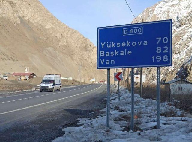 Hakkari-Van karayolundaki köprüde çökme