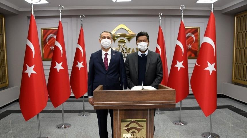 Vali Çuhadar, Büyükelçi Hassen’i misafir etti