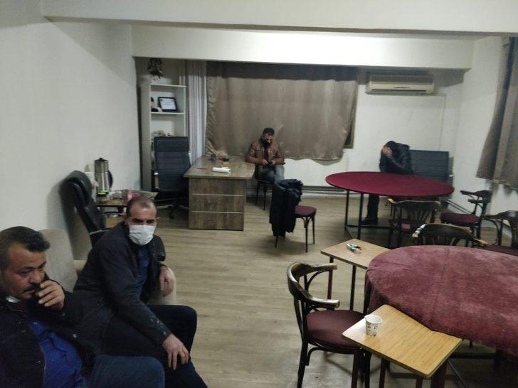 Ofiste kumar oynarken yakalandılar G1