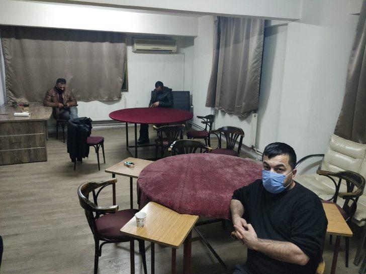 Ofiste kumar oynarken yakalandılar G2