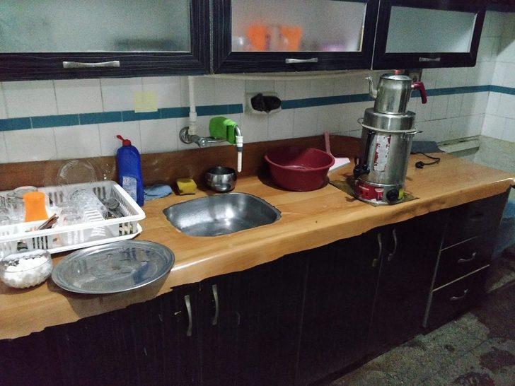 Ofiste kumar oynarken yakalandılar G4