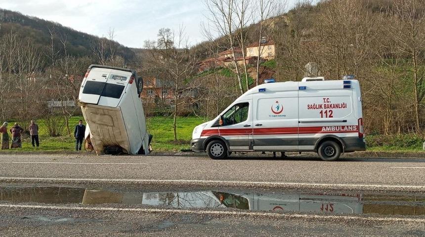 Direksiyon hakimiyetini kaybetti şarampole devrildi: 1 yaralı