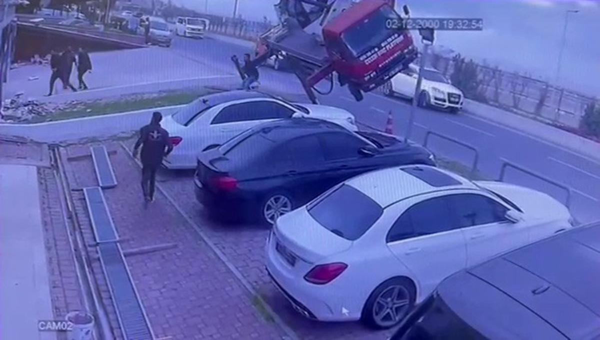 Florya&rsquo;da dev vin&ccedil;in devrilmesi kamerada