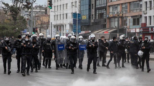 Boğaziçi Üniversitesi öğrencilerine destek için Kadıköy'de yapılan eylemde çok sayıda kişi gözaltına alındı.