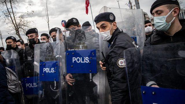 Hukuk&ccedil;ulardan Boğazi&ccedil;i tutuklamalarına tepki:  Hi&ccedil;bir &ouml;ğrencinin tutuklanma gerek&ccedil;esinde  ter&ouml;r &ouml;rg&uuml;t&uuml; &uuml;yeliği  su&ccedil;laması yok  2