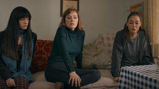 Alev Alev 14. yeni bölüm ön izleme sahnesi yayınlandı! Cemre, Çiçek, Rüya ve Tomris birlikte mücadeleye hazırlanıyor