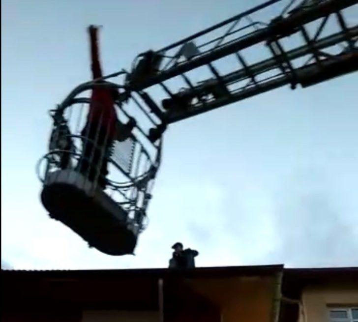 Çatıda mahsur kalan gencin imdadına itfaiye yetişti G4