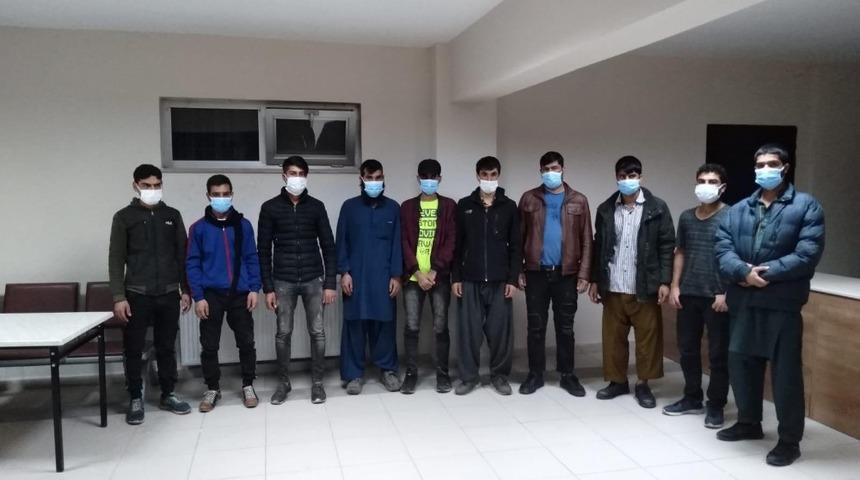 Kocaeli’de 19 düzensiz göçmen yakalandı