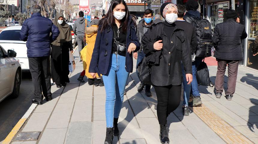 Van Valisi Bilmez: Koronavirüs risk haritasında en iyi 5 il arasındayız