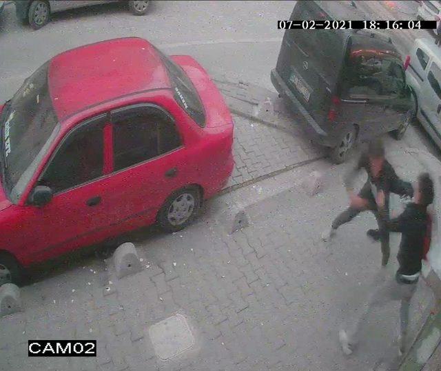 Esenyurt’ta ölen gencin bıçaklanma anı kamerada 1