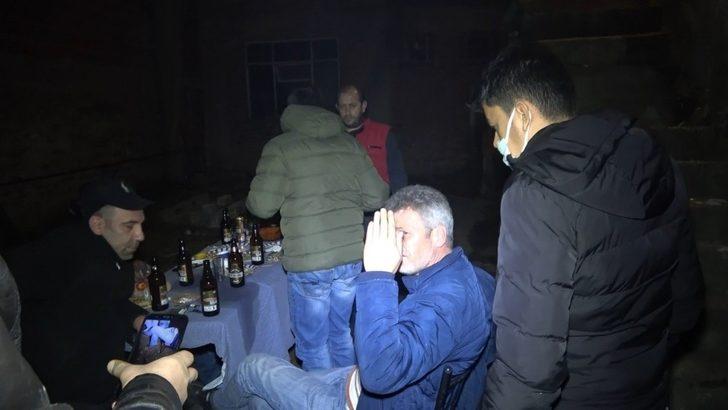 (Özel) Polis kaçak meyhaneye dönüştürülen mekânı müşteri kılığında bastı G4