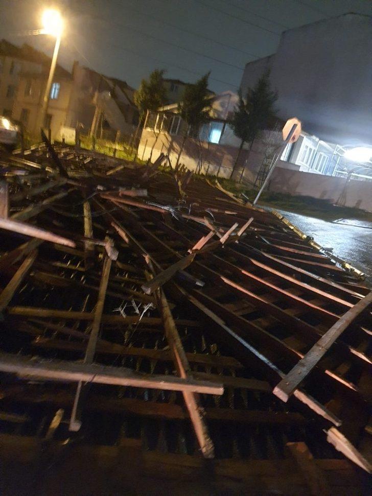 Şiddetli fırtına çatıyı yerinden söktü G4