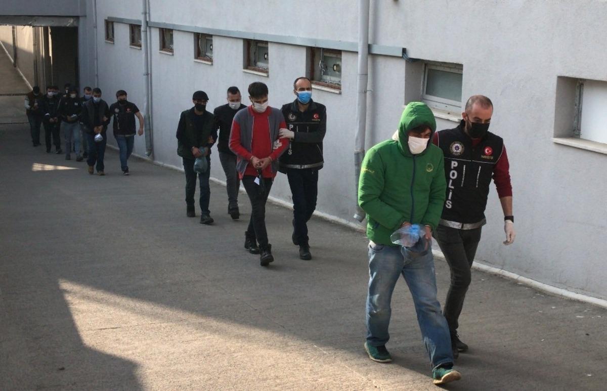 İnternetten uyuşturucuyu &ouml;zendirenler yakalandı