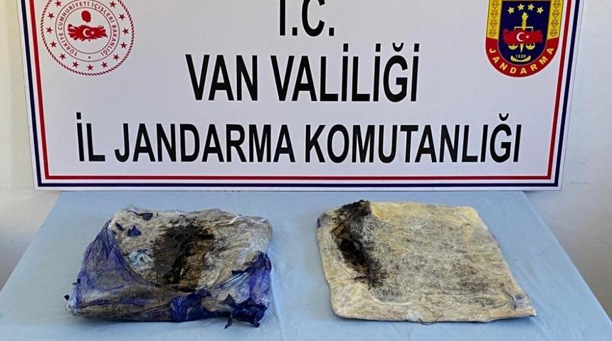 Başkale&rsquo;de 4 kilo 500 gram afyon sakızı ele ge&ccedil;irildi