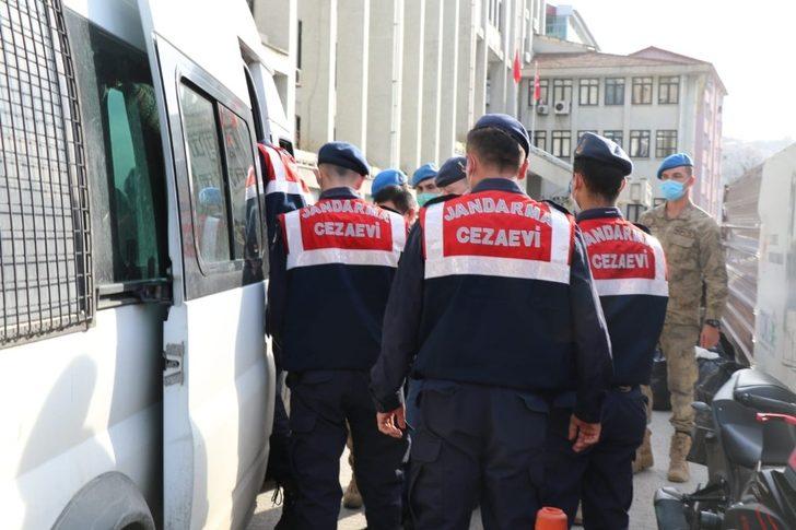 Yük gemisinin suya batık bölmesinde 60 milyon liralık uyuşturucuyla yakalandılar G3