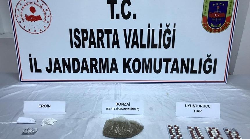Isparta’da jandarmadan uyuşturucu operasyonu: 4 gözaltı