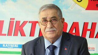 'Üst düzey bir AK Partili FETÖ'cüleri kurtarmak için adliyede bekliyor'