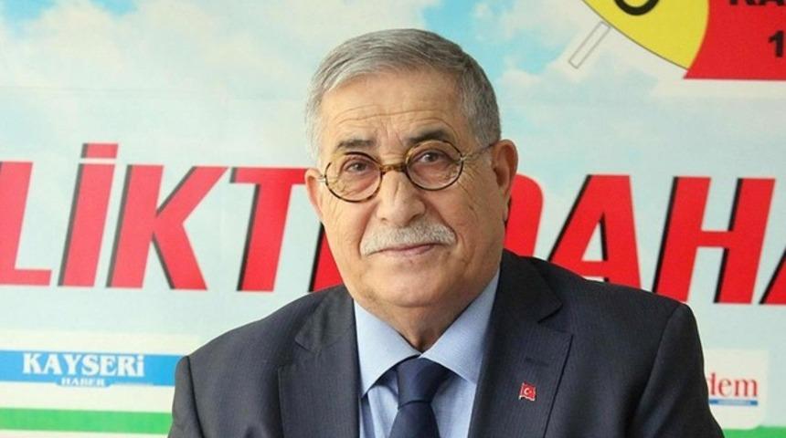 'Üst düzey bir AK Partili FETÖ'cüleri kurtarmak için adliyede bekliyor'