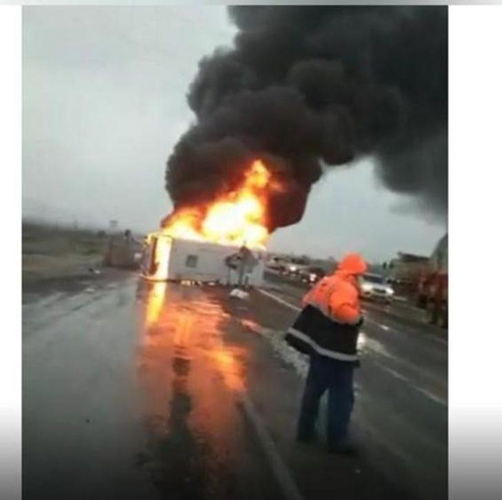 Manisa’da işçi servisi alevlere teslim oldu: 7 yaralı G2