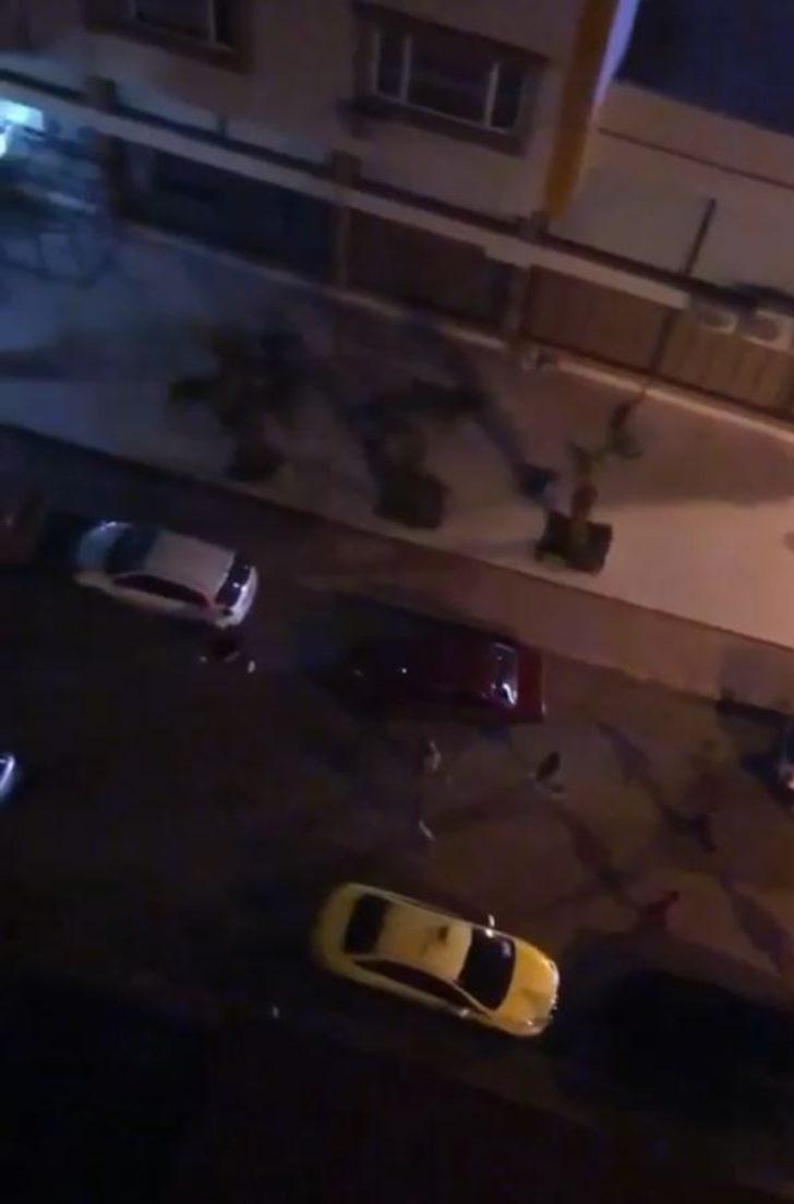 Öfkelerini park halindeki araçtan çıkardılar G2