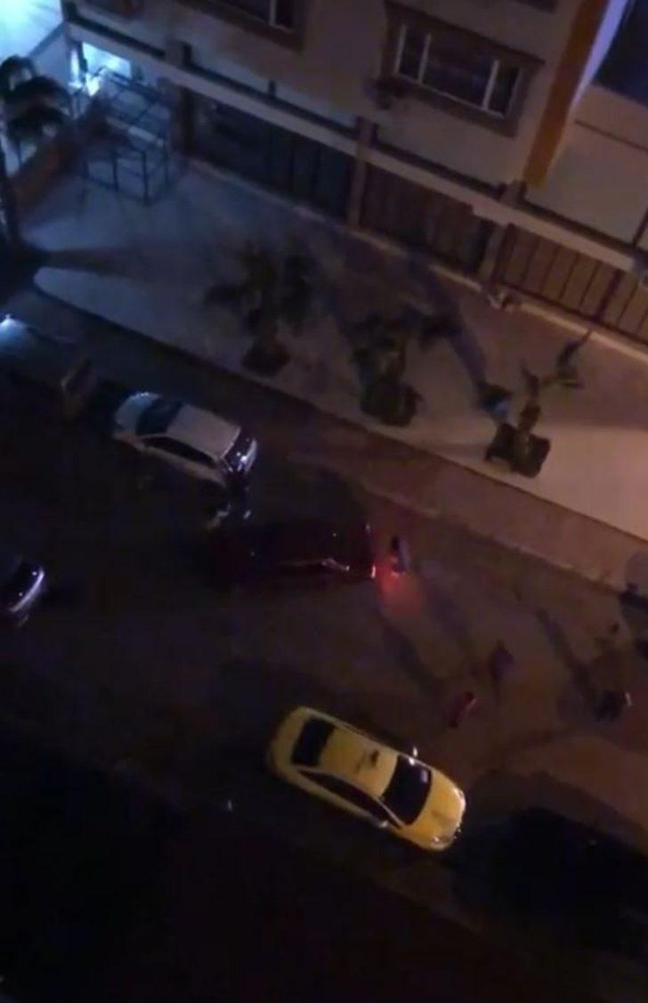 Öfkelerini park halindeki araçtan çıkardılar G3