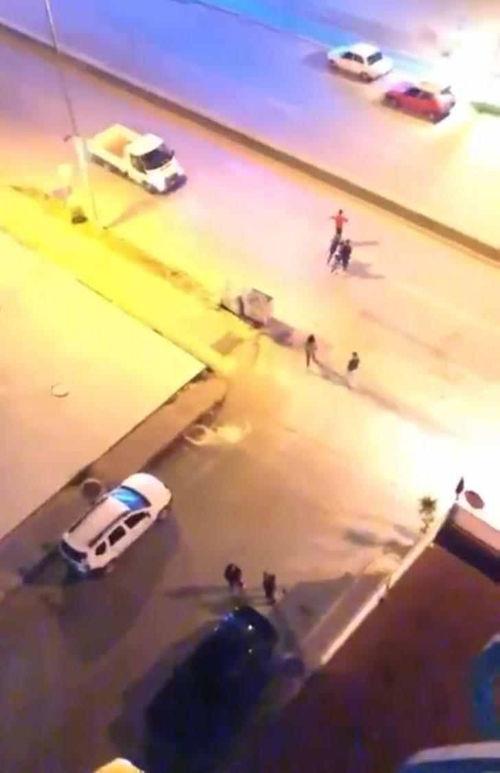 Öfkelerini park halindeki araçtan çıkardılar G4