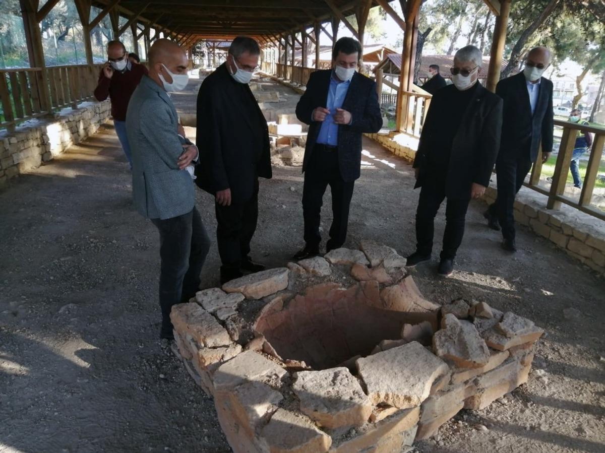 YK Enerji d&uuml;n&uuml; aydınlatıp geleceğe ışık tutuyor