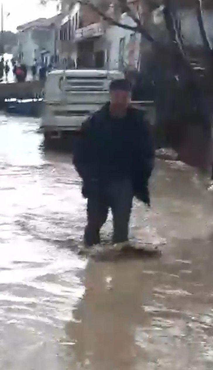 Soma’da şiddetli yağış nedeniyle evleri su bastı Son Dakika Haberler