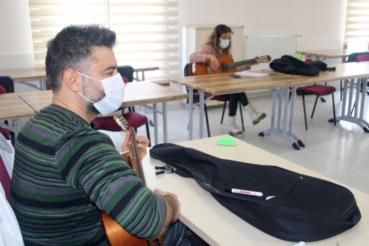 &Ccedil;ankaya Evleri&rsquo;nde kurslar pandemi &ouml;nlemleriyle devam ediyor