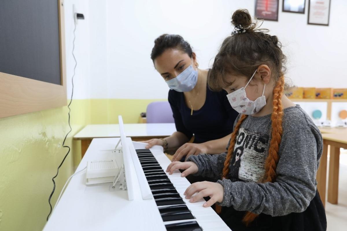 Buca Belediyesi tam zamanlı kreşleri hizmete a&ccedil;ıyor