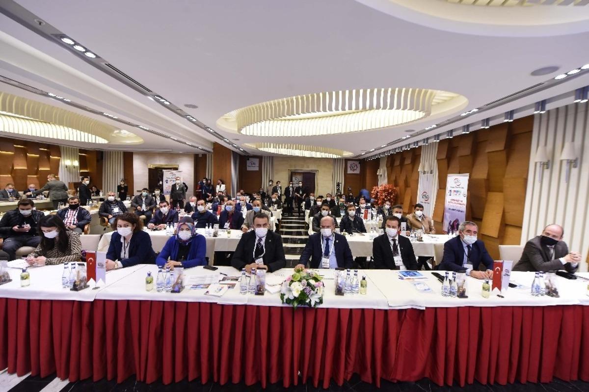 AKK yetkilileri, &ccedil;i&ccedil;ek&ccedil;ilik ve peyzaj sekt&ouml;r&uuml; temsilcileriyle bir araya geldi