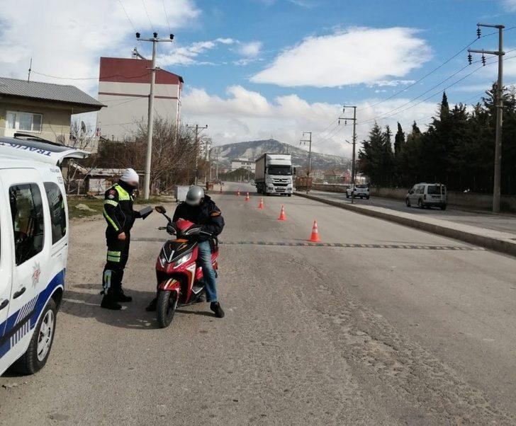 Burdur’da 243 araç sürücüsüne ceza yazıldı, 39 araç trafikten men edildi G5