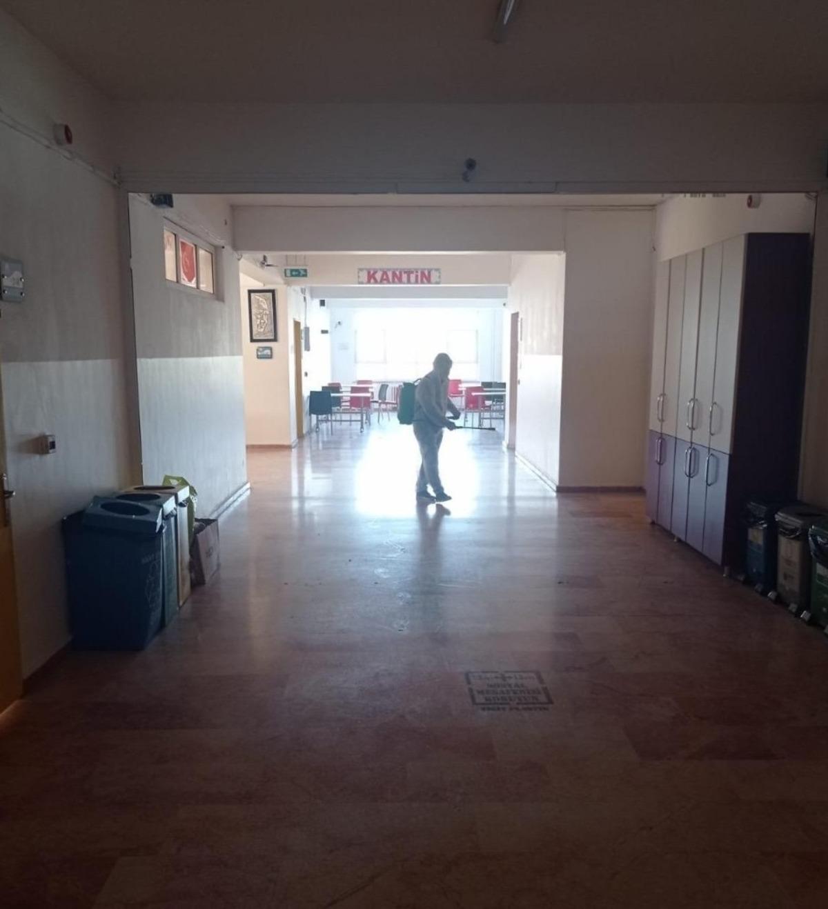 Maltepe&rsquo;de ibadethaneler ve okullar dezenfekte edildi