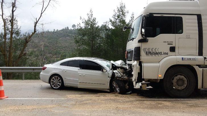 Otomobil ile tanker çarpıştı: 1 ölü G2